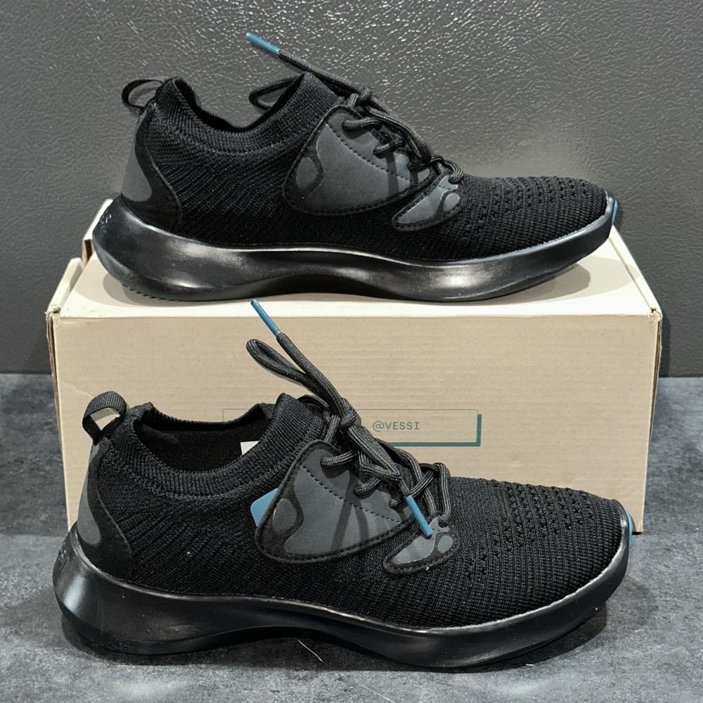 Vessi Everyday Mover Sneaker Women's Size 7 Onyx Black On Black Waterproof EUC